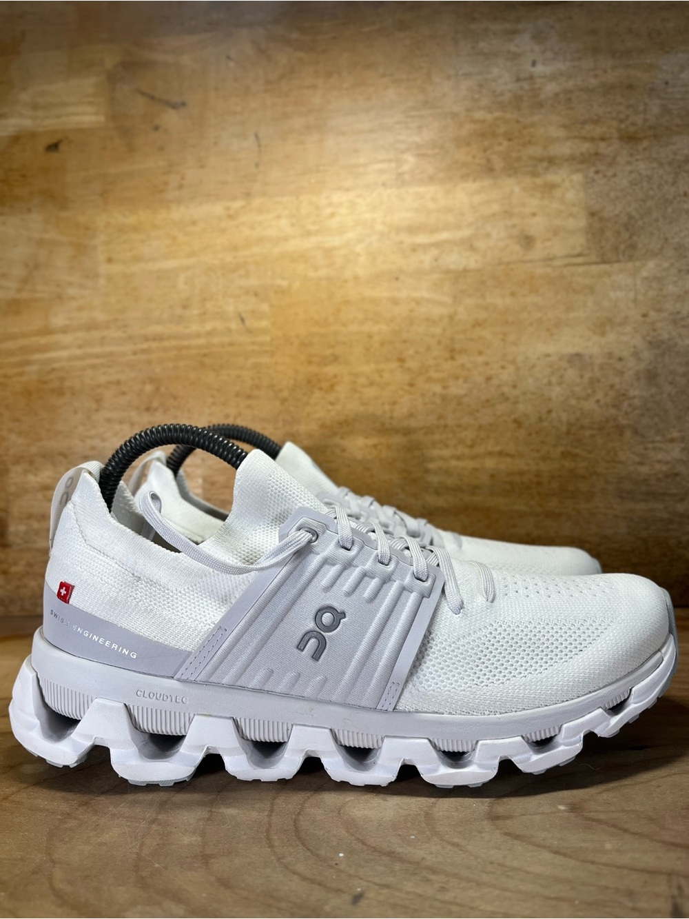 On CloudSwift 3 REFLECTIVE Womens Size 8.5 Running Shoes Sneakers White Frost